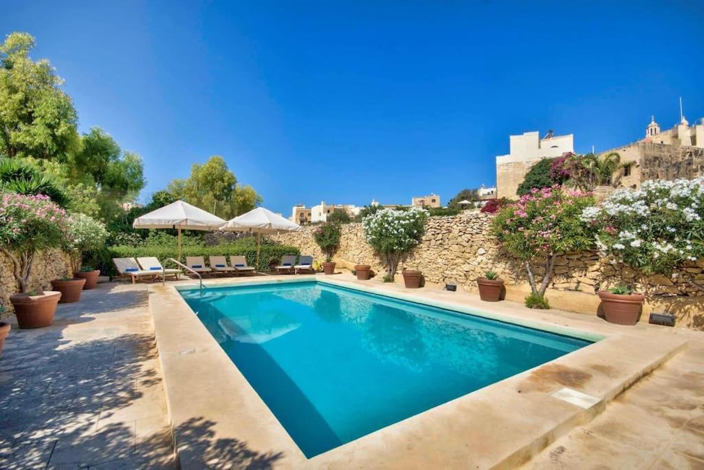 Casa Mezzodi' - Luxurious 18th C. With Gardens & Pool * Kerċem